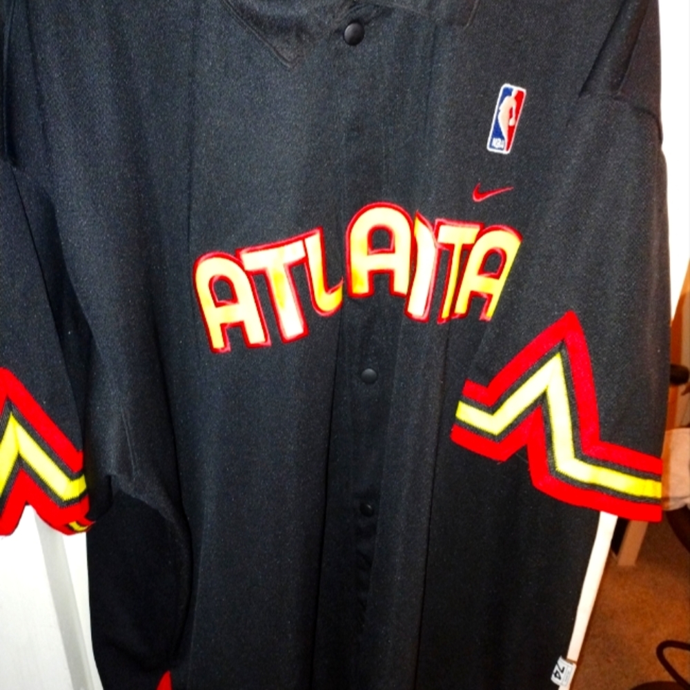 Atlanta hawks throwback harm up jersey
